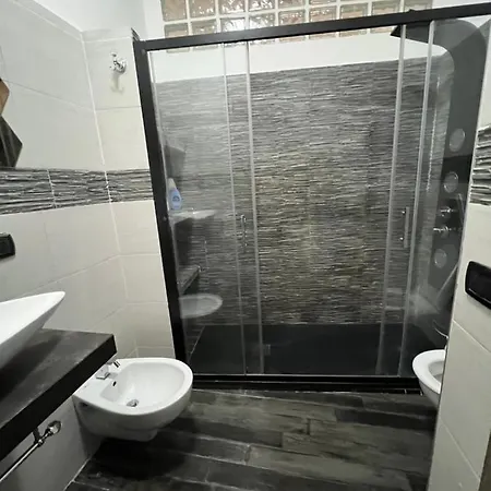 Nathan House,teano * Roma